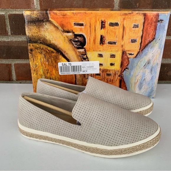 Bella Vita Brienne II Pin Perfed Bond Slip On Loafers Women’s Size US 7 M - Picture 1 of 9